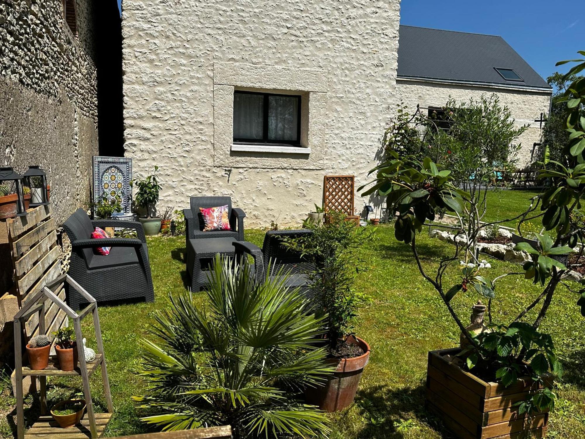 Gite Du Chat Roux La Chapelle-Saint-Martin-en-Plaine Exterior photo